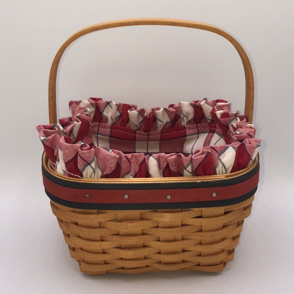 Longaberger 2001 All American Collection Strawberry Basket with Fabric L… - Picture 13 of 14